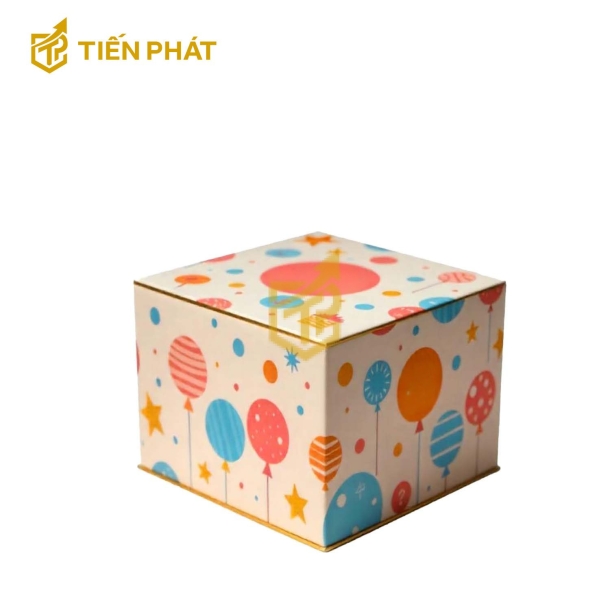 Hộp bánh kem mini, màu kem, họa tiết ngôi sao, bong bóng