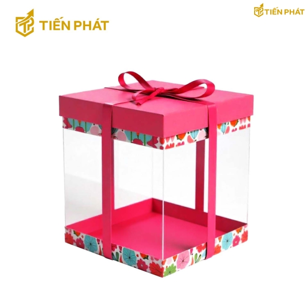 Hộp bánh kem trong suốt, màu hồng, họa tiết các bông hoa nhỏ