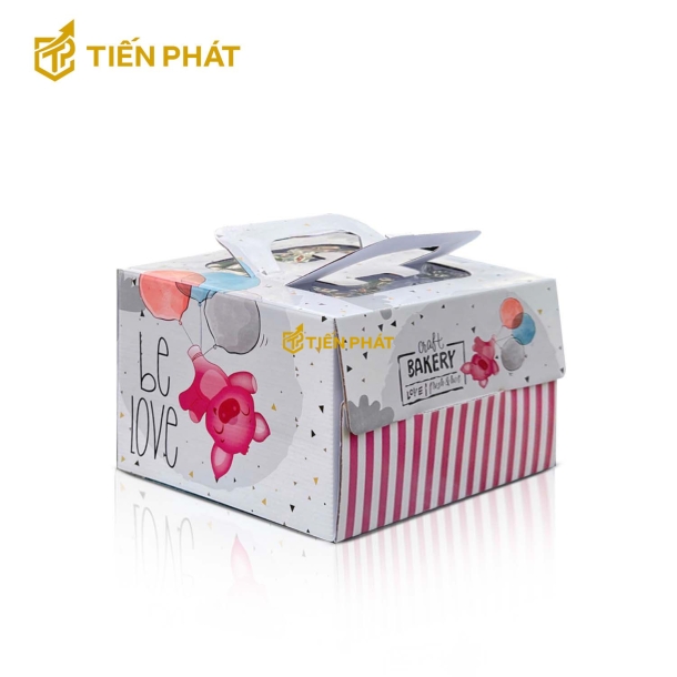 Hộp bánh kem vuông, hình gấu và bong bóng, in chữ love