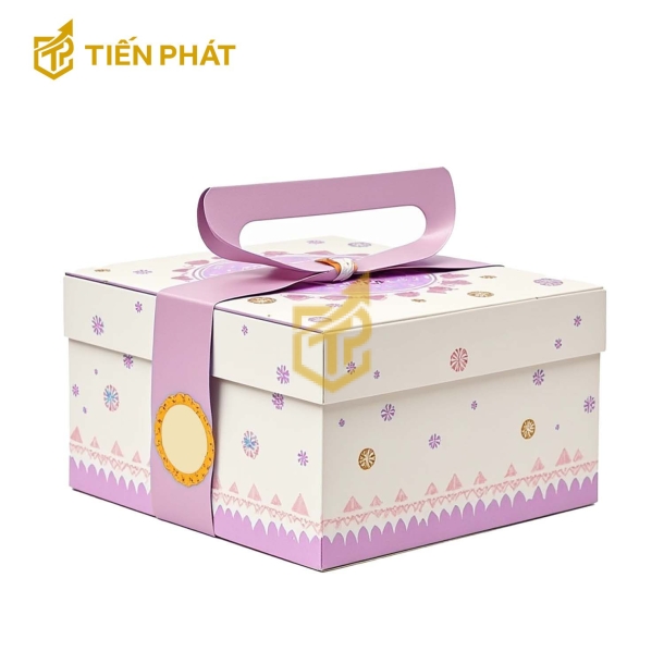 Hộp bánh sinh nhật vuông, màu kem, in nhiều bông hoa nhỏ