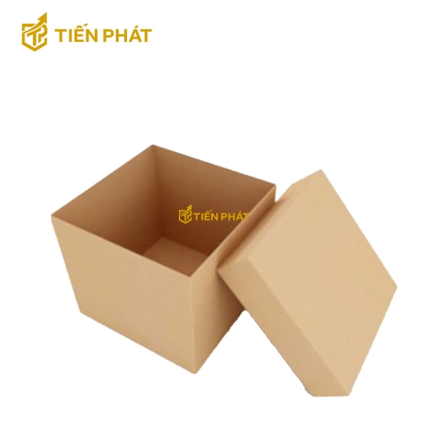 Hộp carton vuông, màu nâu, nắp âm dương, không họa tiết