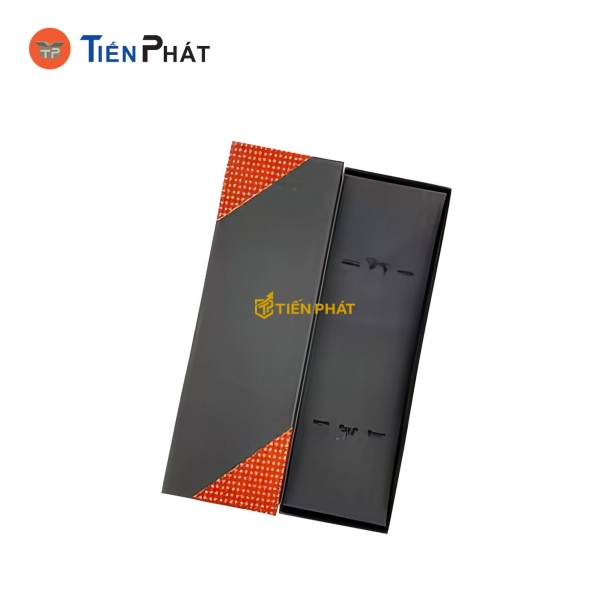 Hộp giấy đựng 2 đôi đũa màu đen, in họa tiết đơn giản