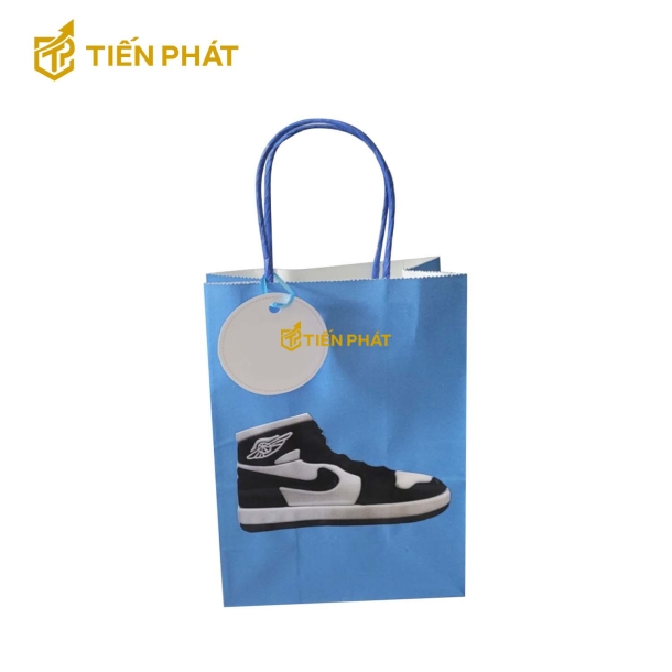 Túi giấy đựng giày, màu nâu, in hình đôi giày sneaker