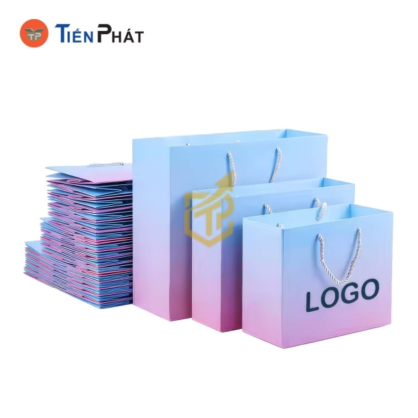Túi giấy đựng quần áo màu gradient, in logo theo yêu cầu