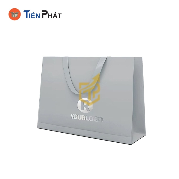 Túi giấy đựng quần áo màu xám, không in họa tiết